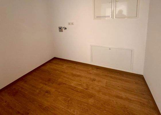 Abstellraum2 mit Waschmaschinenanschluss