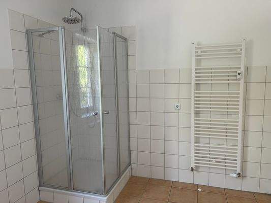 … mit Dusche