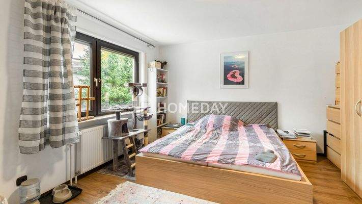 1. OG Schlafzimmer 1