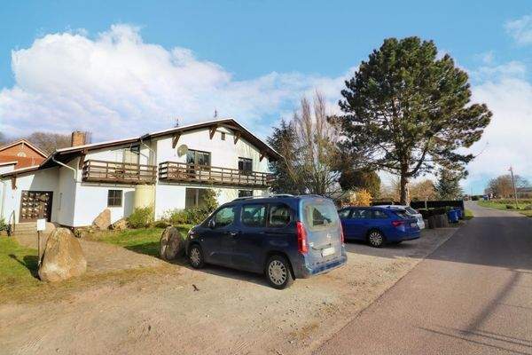 Objekt mit Stellplätzen