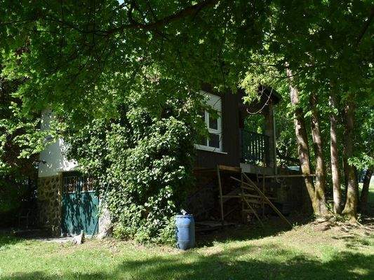 Rückwärtige Ansicht mit Garage