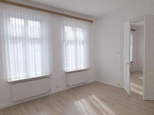 Wohn- und Schlafzimmer