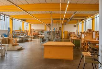 Halle Innenansicht.png