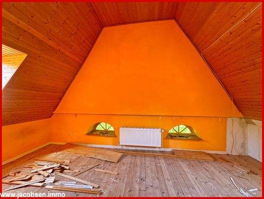 Nebengebäude Dachgeschoss ZImmer 