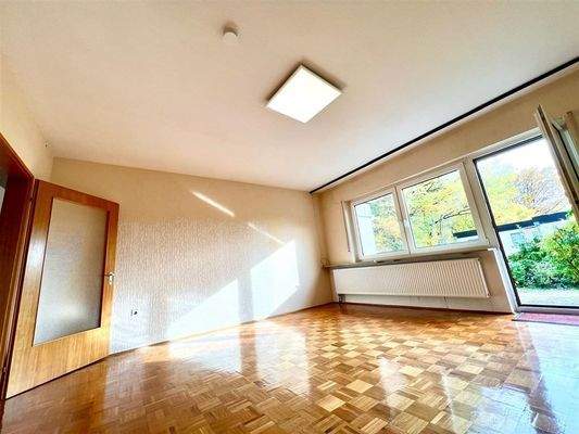 Wohnzimmer mit Terrassenzugang