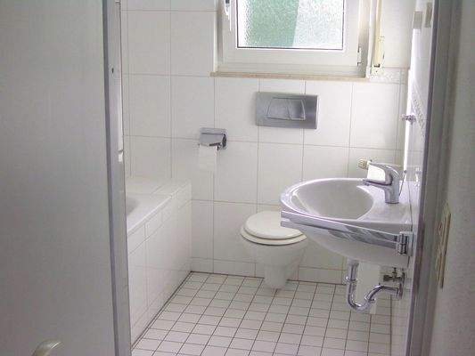 Fensterbad mit Wanne