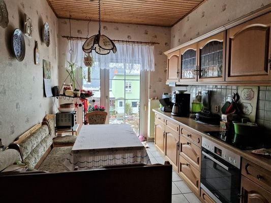 Küche mit Blick in den Hof - Wohnung Obergeschoss 