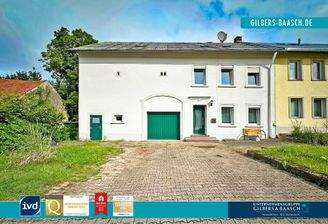 Idyllisches Einfamilienhaus mit Garten