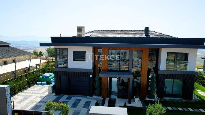 Stylish Detached Villa with Pool in İzmir Foça