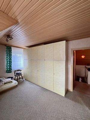 weiteres Schlafzimmer/Kinderzimmer im DG