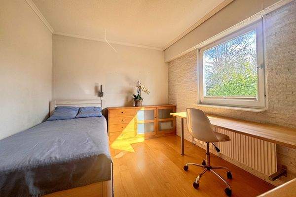 Arbeits-/Gästezimmer im Erdgeschoss