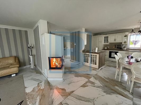 Wohn-/Esszimmer mit Küche