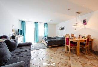 Wohn-/Koch-/Ess-/Schlafbereich