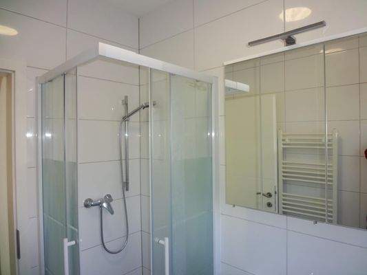 Dusche im Bad