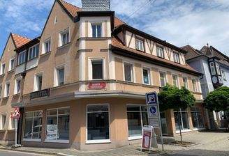 Außenansicht Wohn- und Geschäftshaus