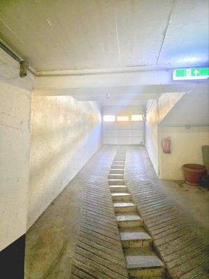 Tiefgaragenzufahrt