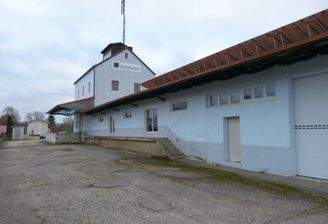 viel Platz auch für die Anlieferung etc.