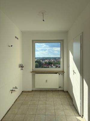 Küche mit Abstellraum