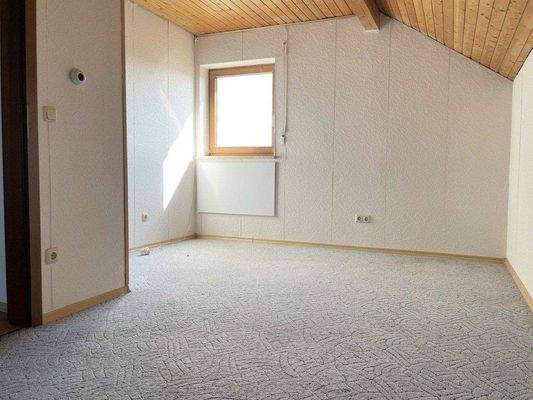 Schlafzimmer Dachgeschoss (1).jpg