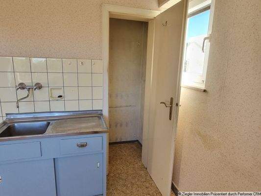 08 EG Wohnküche mit Speisekammer