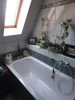 Bad mit Badewanne.jpg