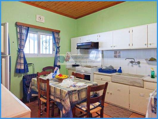 e67f8552aa0e4b04ba8c8c920cebb55e-original