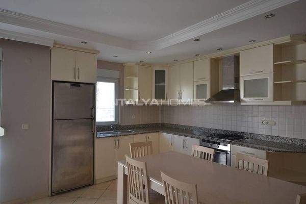 Apartment in Begonvil Complex with Pool in Alanya Oba