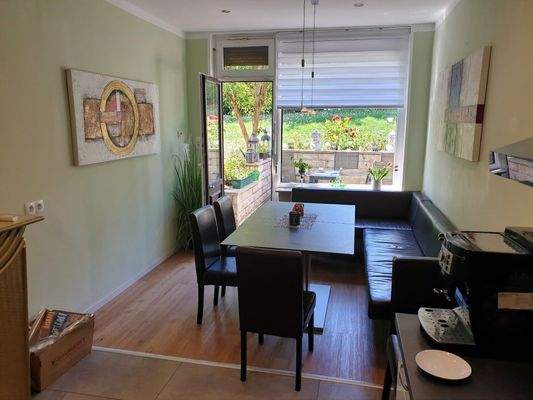 EG Küche, Essbereich und Terrassenzugang, Garten