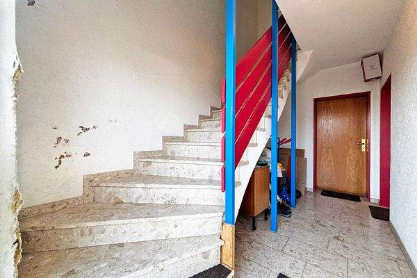 Eingangsbereich und Treppe