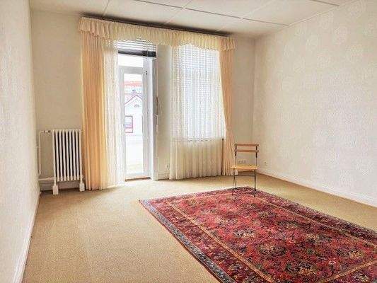 Zimmer 2 mit Zugang zum Balkon-1.jpg