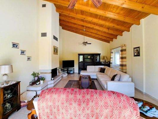 Kreta, Gavalochori: Charmante Landvilla mit drei Schlafzimmern und Pool zum Verkauf