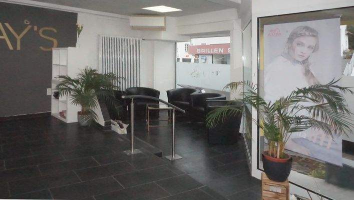 Friseurgeschäft rechter Teil