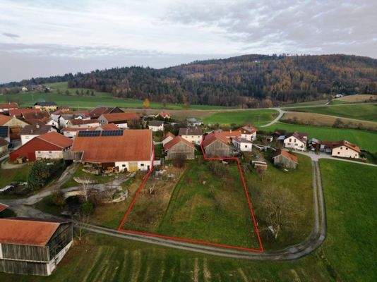 Drohnenaufnahme des gesamten Anwesens