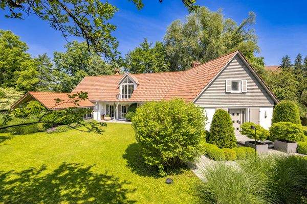 Schön eingewachsenes Grundstück