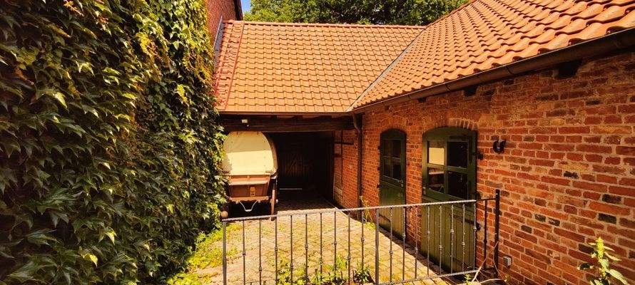 Innenhof u. Festscheune