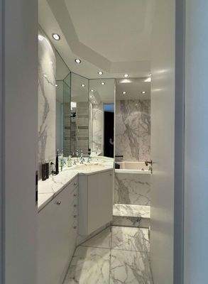 Marmorbad mit Whirlpool.jpg