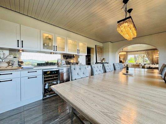 Essbereich mit Anrichteküche