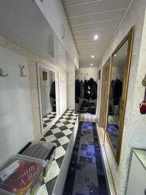 unten: Diele (Weitwinkelaufnahme)