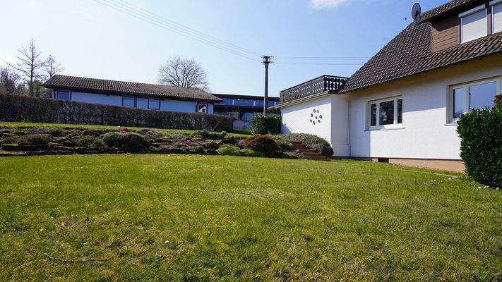 Garten (Straßenseite)