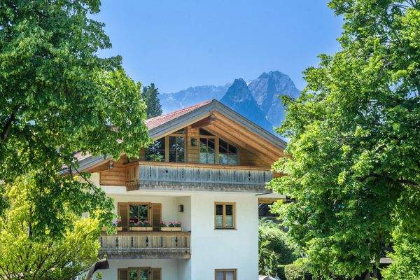 Moderne 3-Zi.-Dachgeschoss-Wohnung