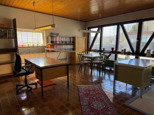 Büro mit Schaufenster 