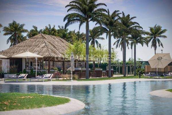 Stylish and Spacious Villas with Modern Design in Roldan