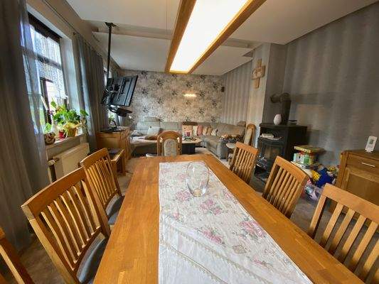 Großes Wohnzimmer im EG (1).jpg