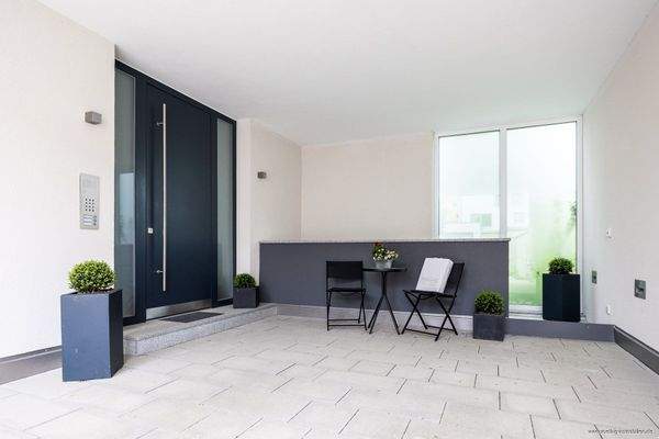 hochwertiger Eingangsbereich