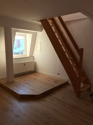 3 Vorraum auf Treppe - Kopie.JPG