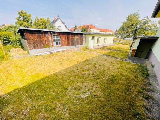 Blick in Richtung Schuppen / Garage