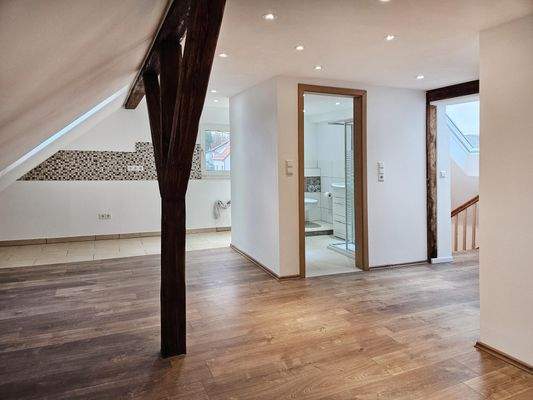 DG mit Küche und Badezimmer