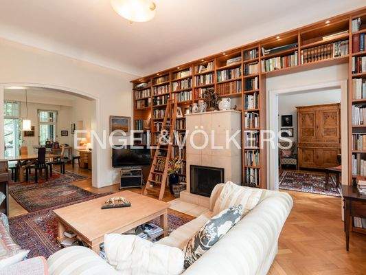 Bibliothek und Kaminzimmer Hochparterre