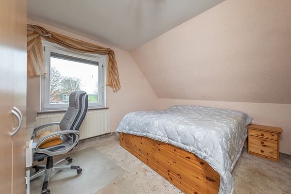 Schlafzimmer/Büro im Obergeschoss