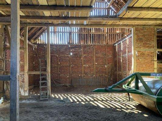 Innenansicht Scheune Bild1.jpg